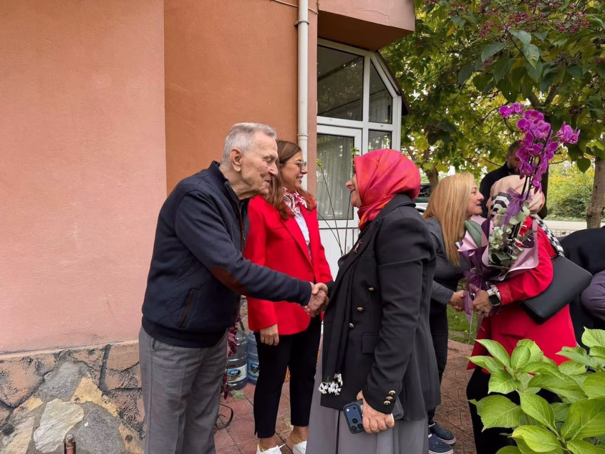 Müdür Özer'den şehit ailesine anlamlı ziyaret