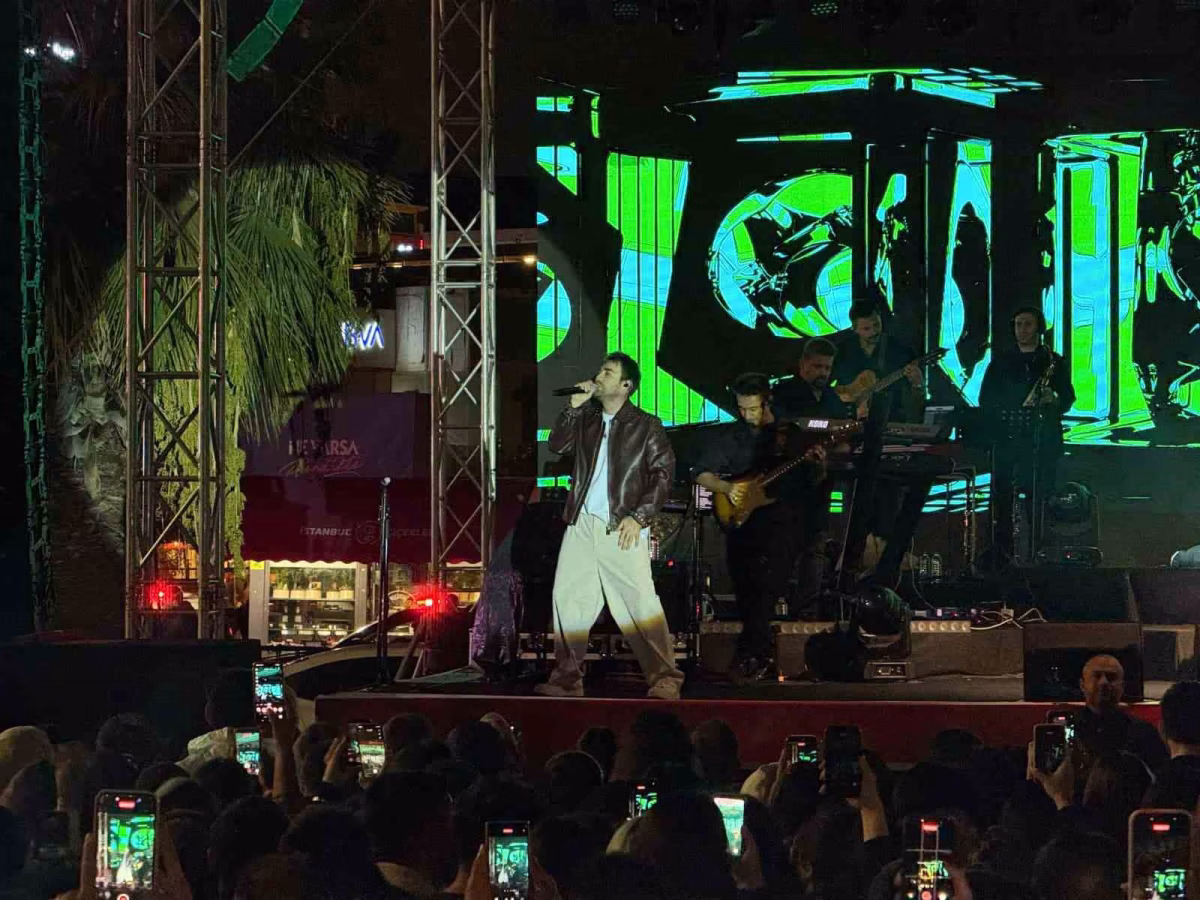 Murat Dalkılıç'tan Pendik'te Unutulmaz Konser