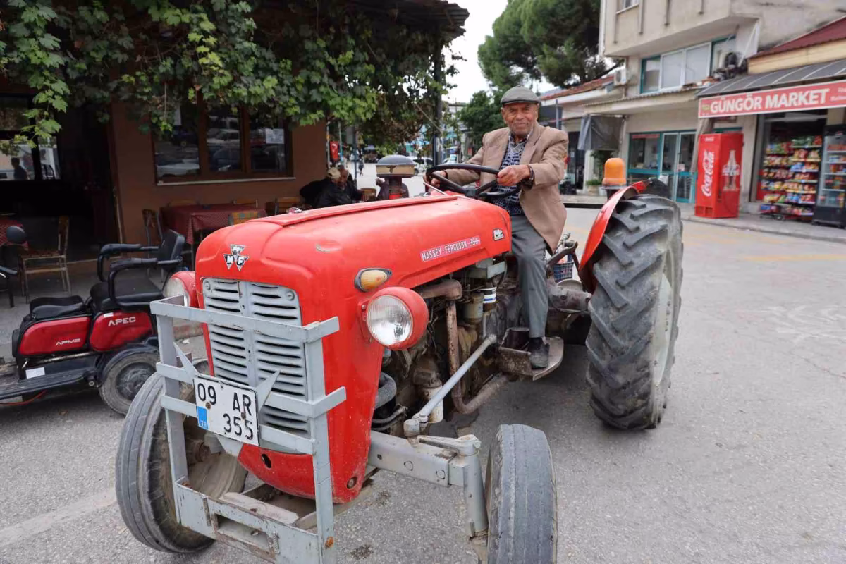 69 Yıllık Traktörüyle Üretmeye Devam Ediyor