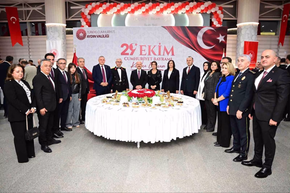 Aydın'da Görkemli Cumhuriyet Resepsiyonu