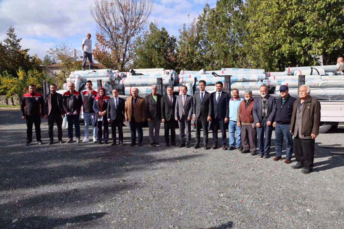 Erzincan'da üreticilere sera örtüsü desteği