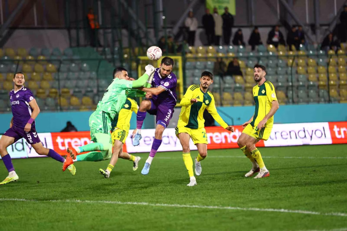 Esenler Erokspor Keçiörengücü'nü 3-2'yle geçti
