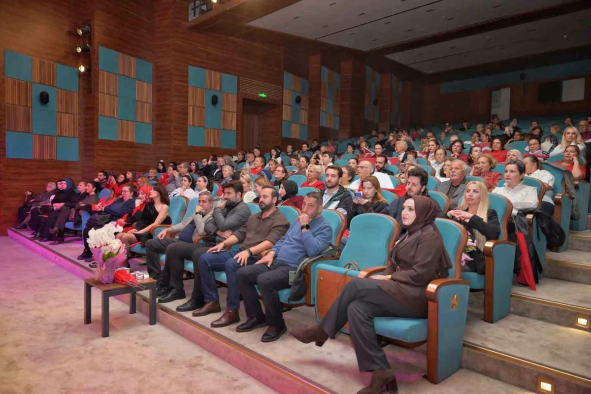 Esenyurt’ta Cumhuriyet Coşkusu Müzikle Yaşandı