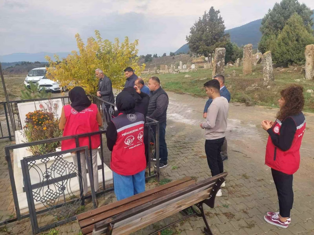 Kahramanmaraş'ta şehitler kabri başında anıldı