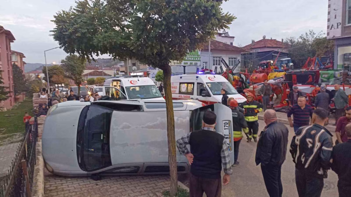 Samsun'da İki Otomobil Çarpıştı