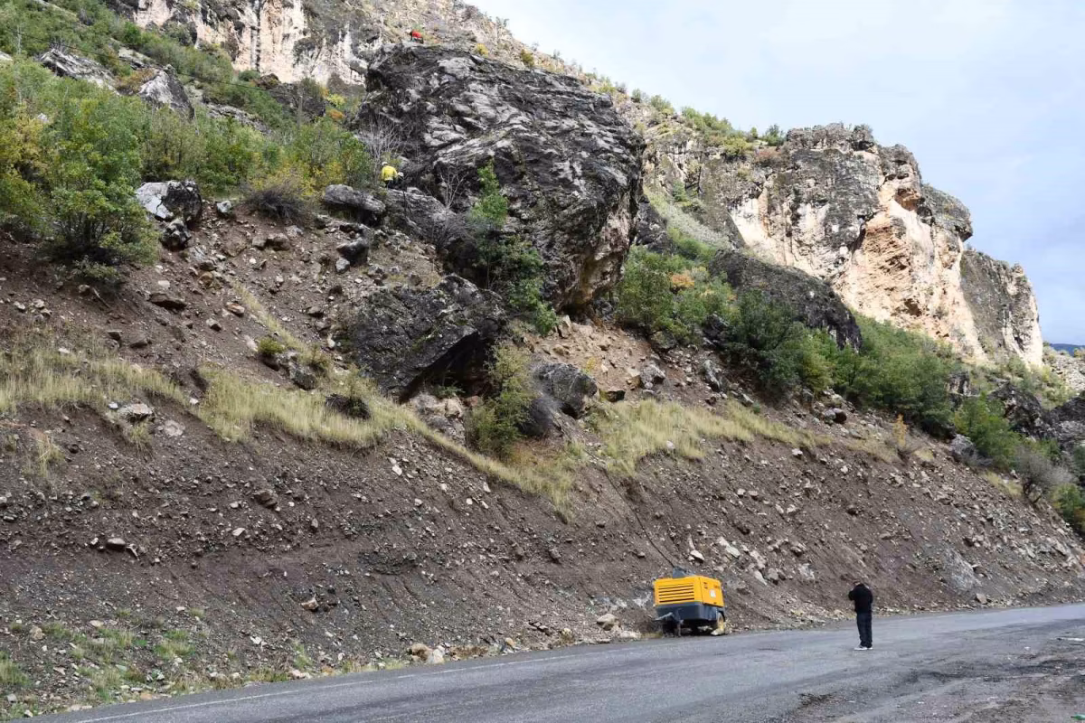 Şırnak'ta Bin Tonluk Kaya Operasyonu