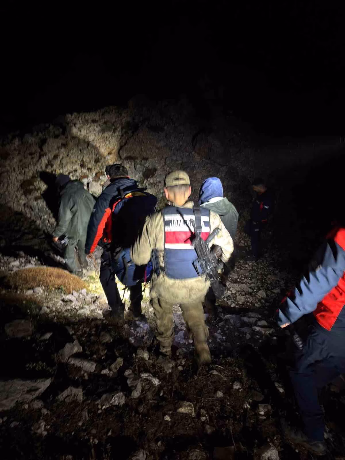 Tunceli'de Sis Arasında Kaybolan Çobanlar Kurtarıldı
