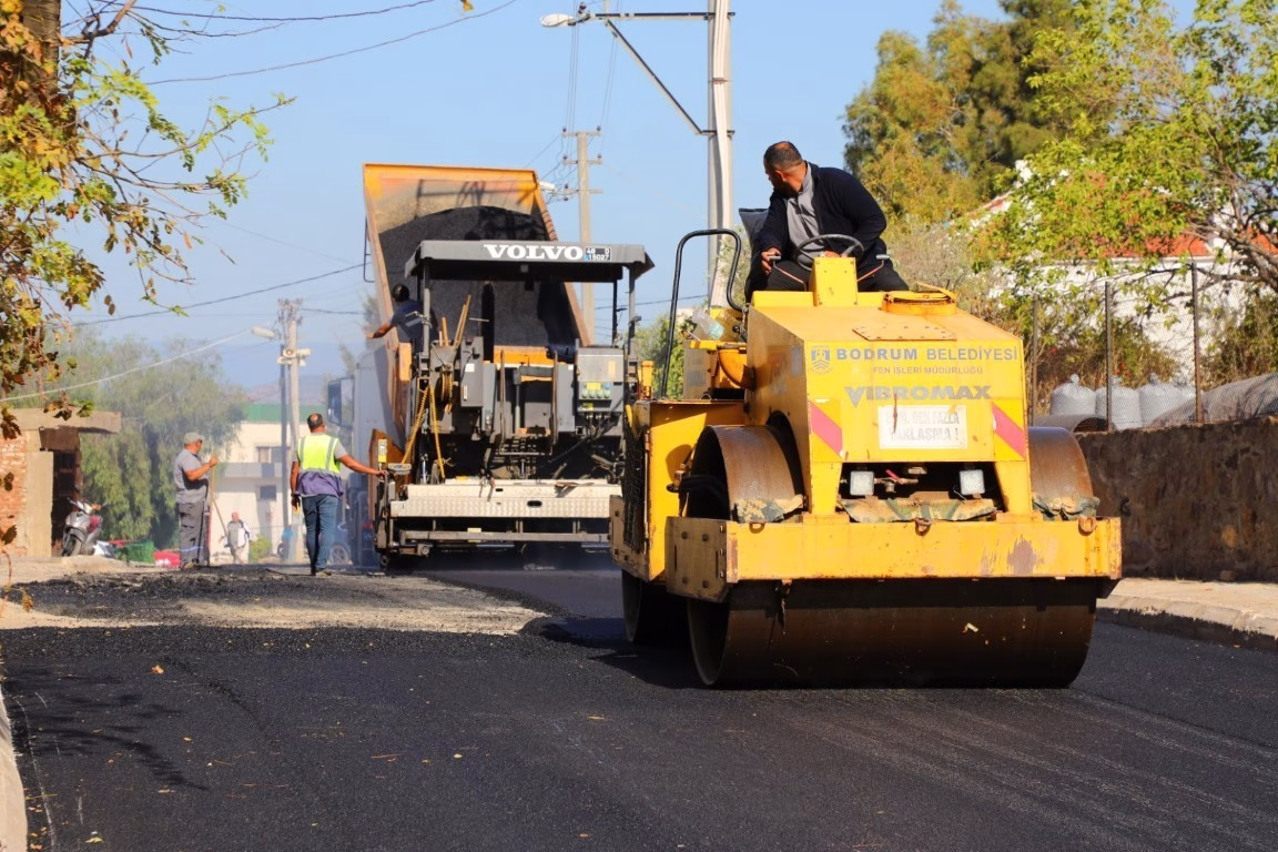 Bodrum’da dört mahallede asfalt mesaisi