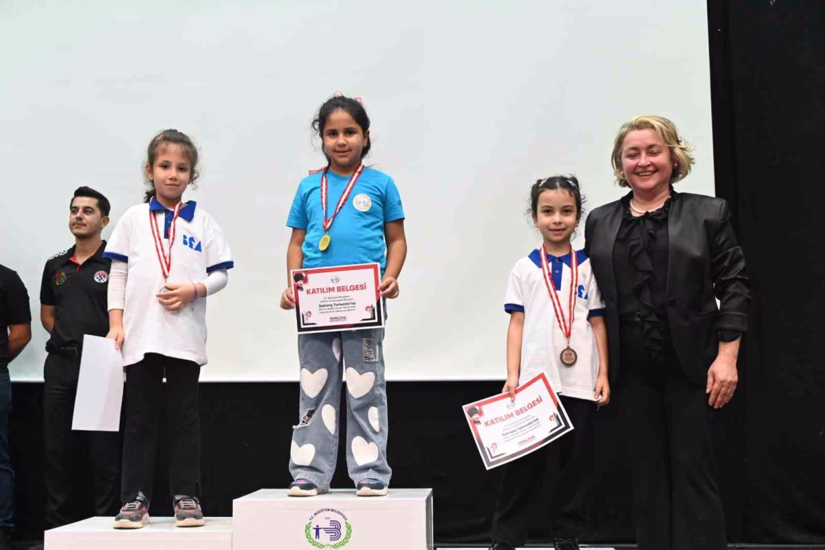 Bozüyük'te Hızlı Satranç Turnuvası Ödülleri Dağıtıldı