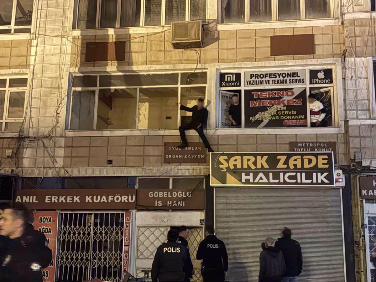 Kayseri'de kendine zarar veren şahıs kurtarıldı