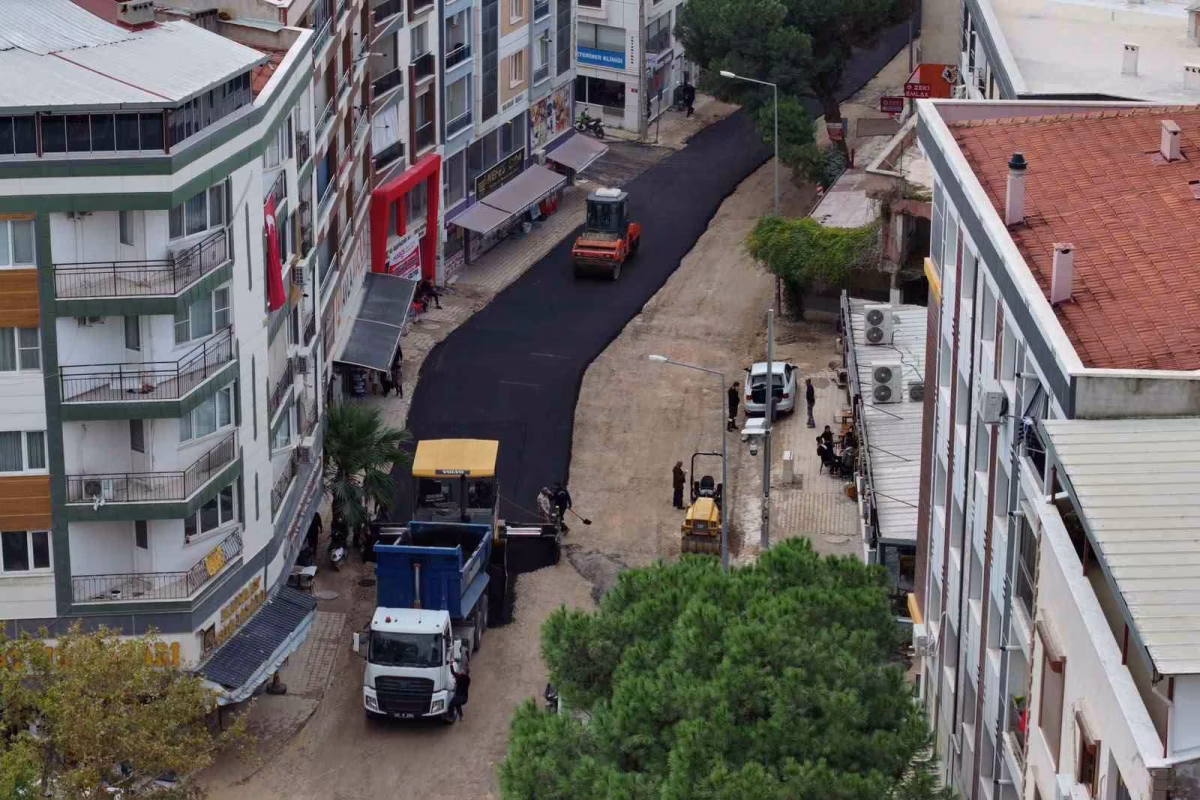 Muradiye mahallesinde sıcak asfalt çalışması başladı
