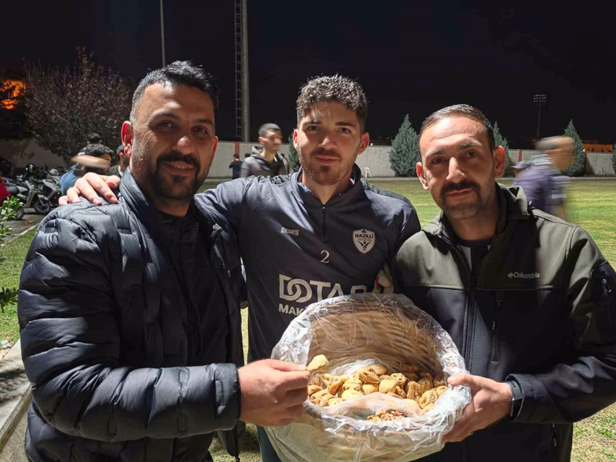 Nazilli Şehir Spor'a Taraftardan Tatlı Desteği