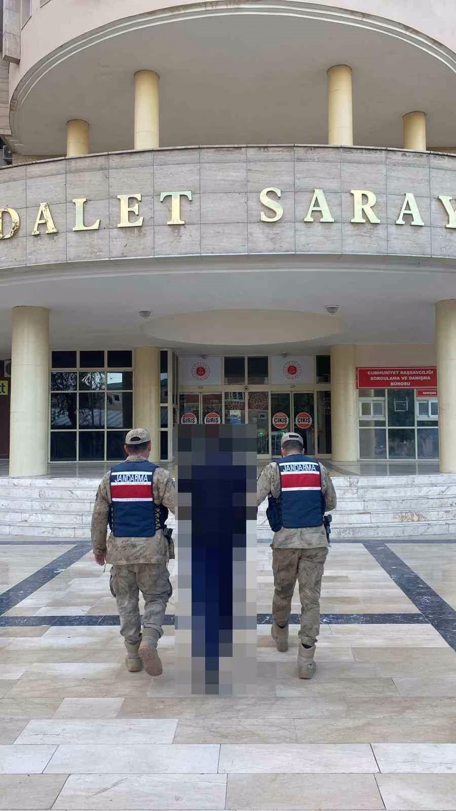 Şanlıurfa'da 15 yıl cezası bulunan firari yakalandı