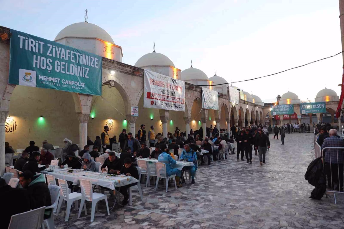Şanlıurfa'da Binlerce Kişilik Tirit İkramı
